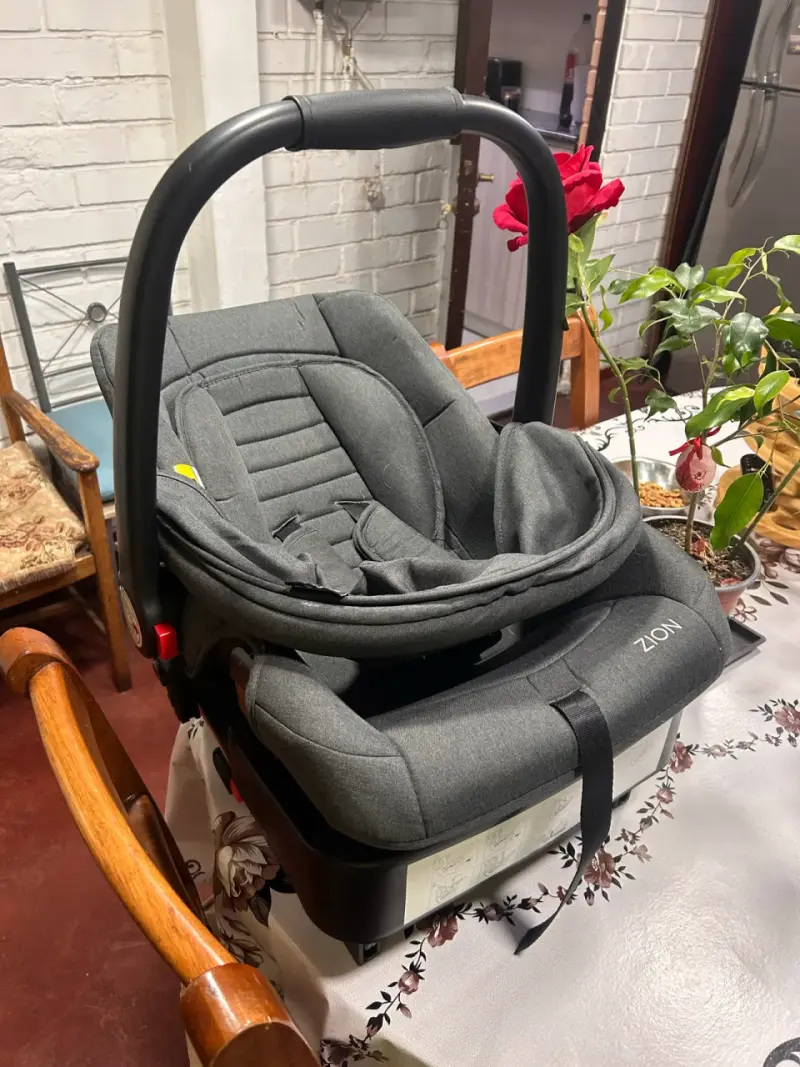 Silla de Auto para Bebé Zion Gris - 3