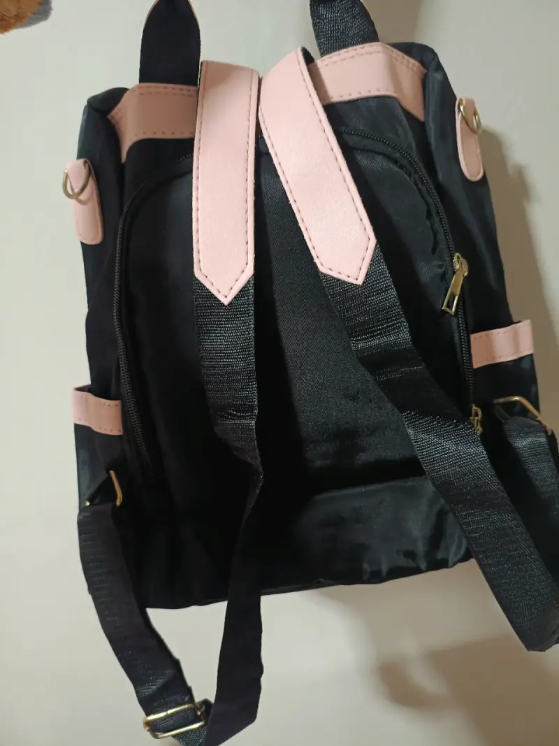 Mochila negra con detalles rosados Rabbit - 2