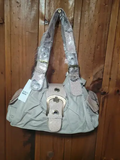Bolso de mano beige con detalles dorados - miniatura 1