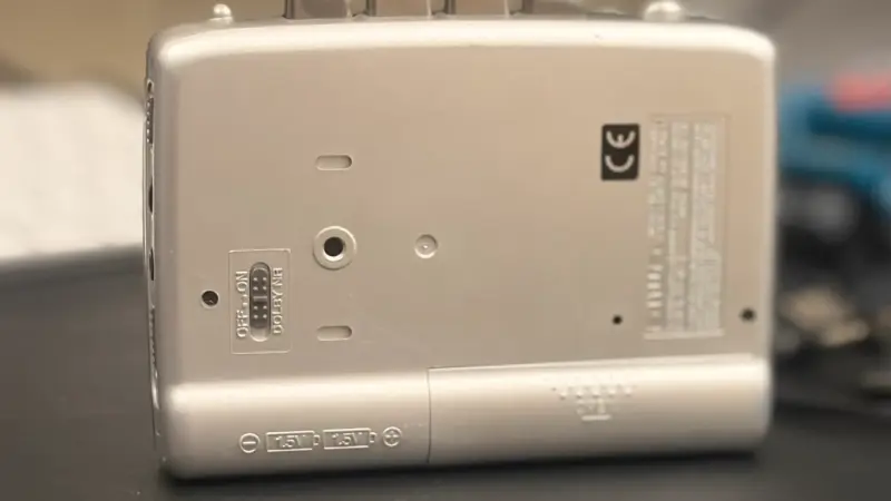 Walkman Aiwa con Auto Reverse y Super Bass - 3