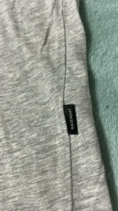 Polera gris Basement - miniatura 3