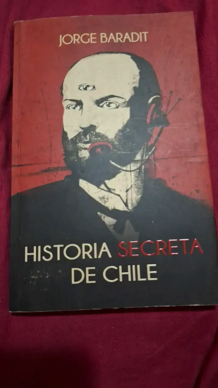 Libro Historia Secreta de Chile por Jorge Baradit - 1