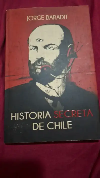 Libro Historia Secreta de Chile por Jorge Baradit - miniatura 1