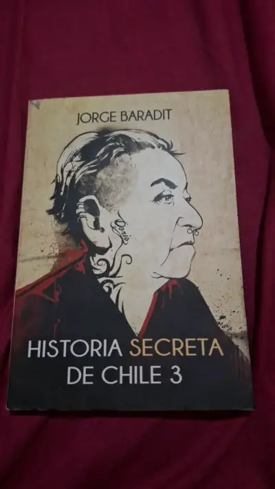 Libro Historia Secreta de Chile 3 por Jorge Baradit - miniatura 1