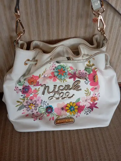 Bolso Nicole Lee con diseño floral. - miniatura 5