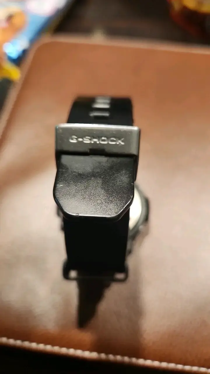 Reloj Casio G-Shock Negro Resistente al Agua - 3