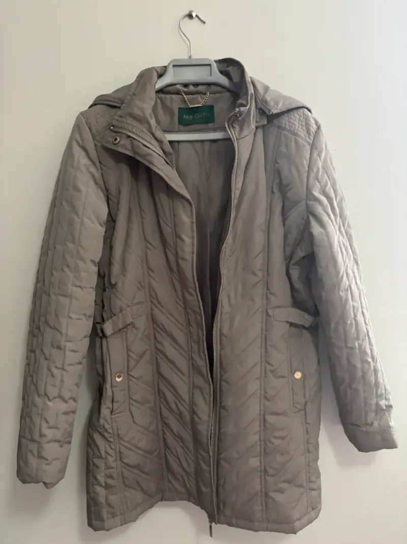 Abrigo acolchado beige para mujer Ma Griffe