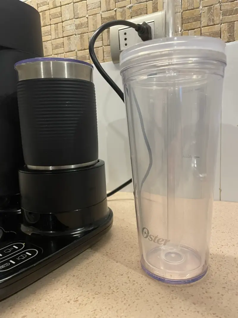 Cafetera Oster para Latte con Espumador - 5