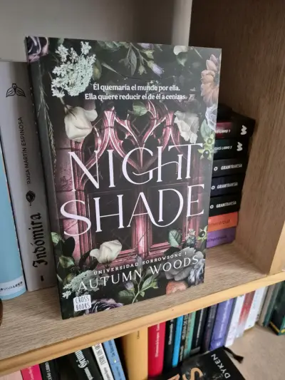 Libro 'Nightshade' de Autumn Woods - miniatura 1
