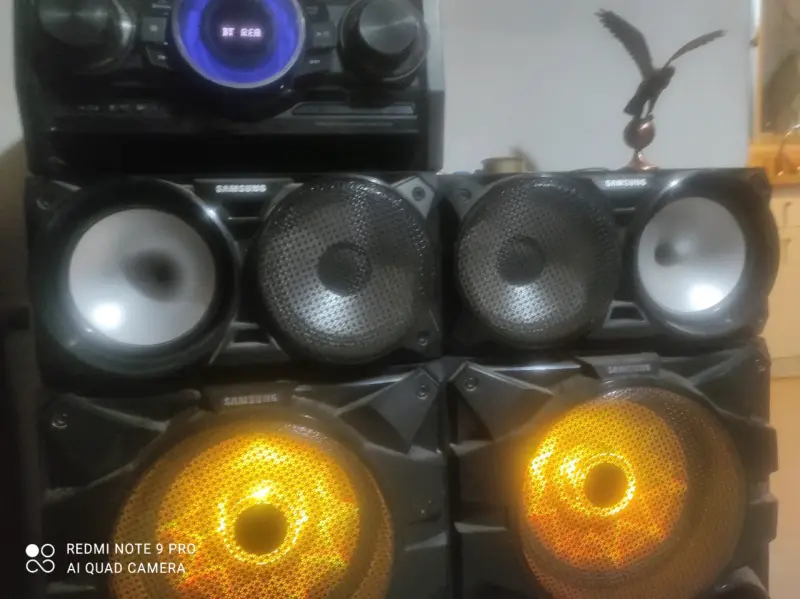 Sistema de sonido Samsung con luces LED - 4