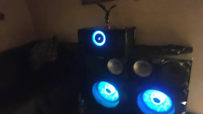 Sistema de sonido Samsung con luces LED - 5