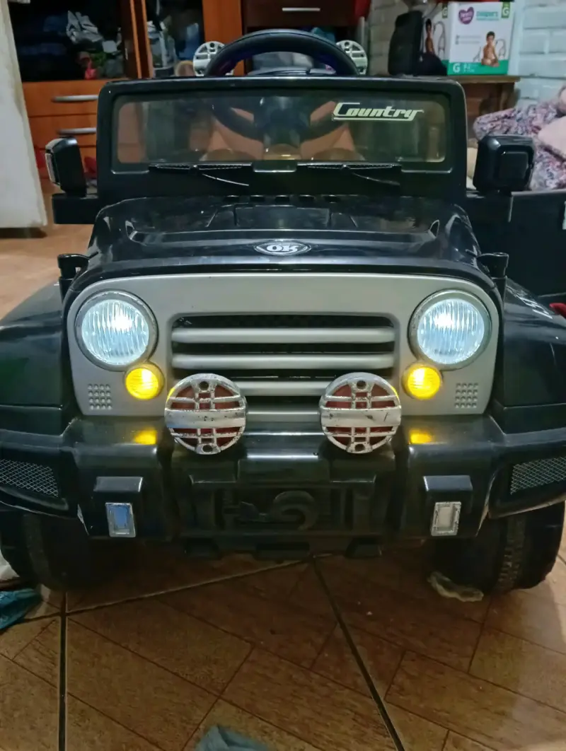 Auto eléctrico para niños todo terreno - 3