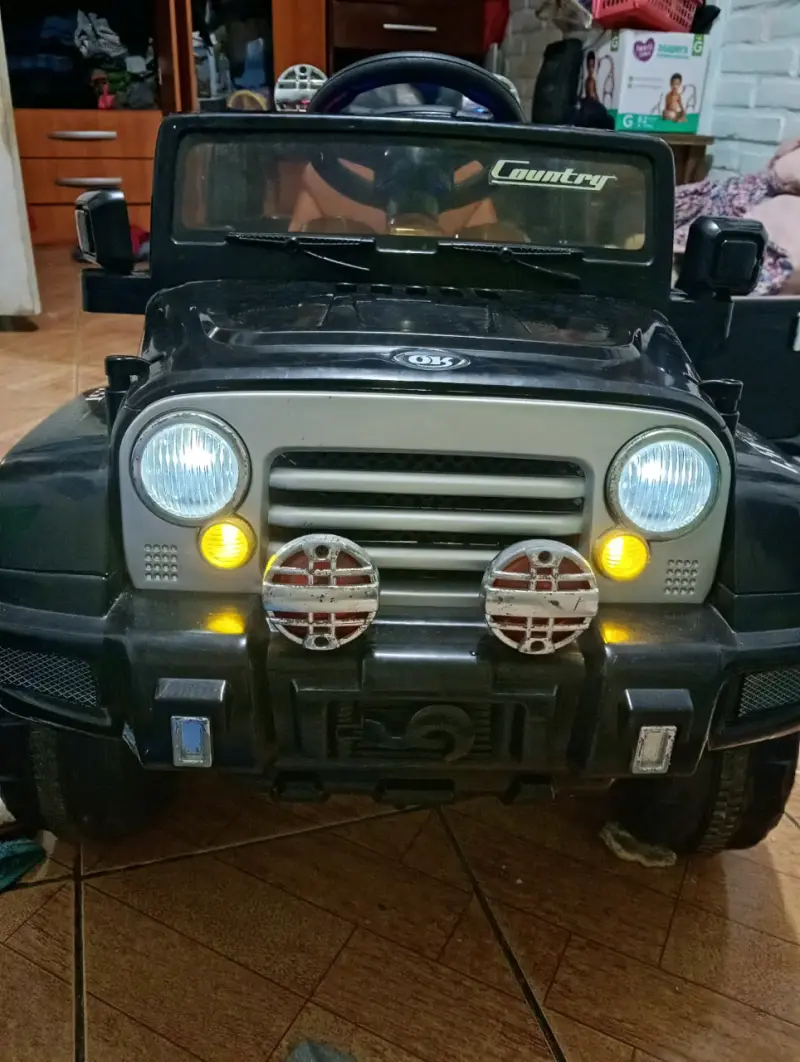 Auto eléctrico para niños todo terreno - 4