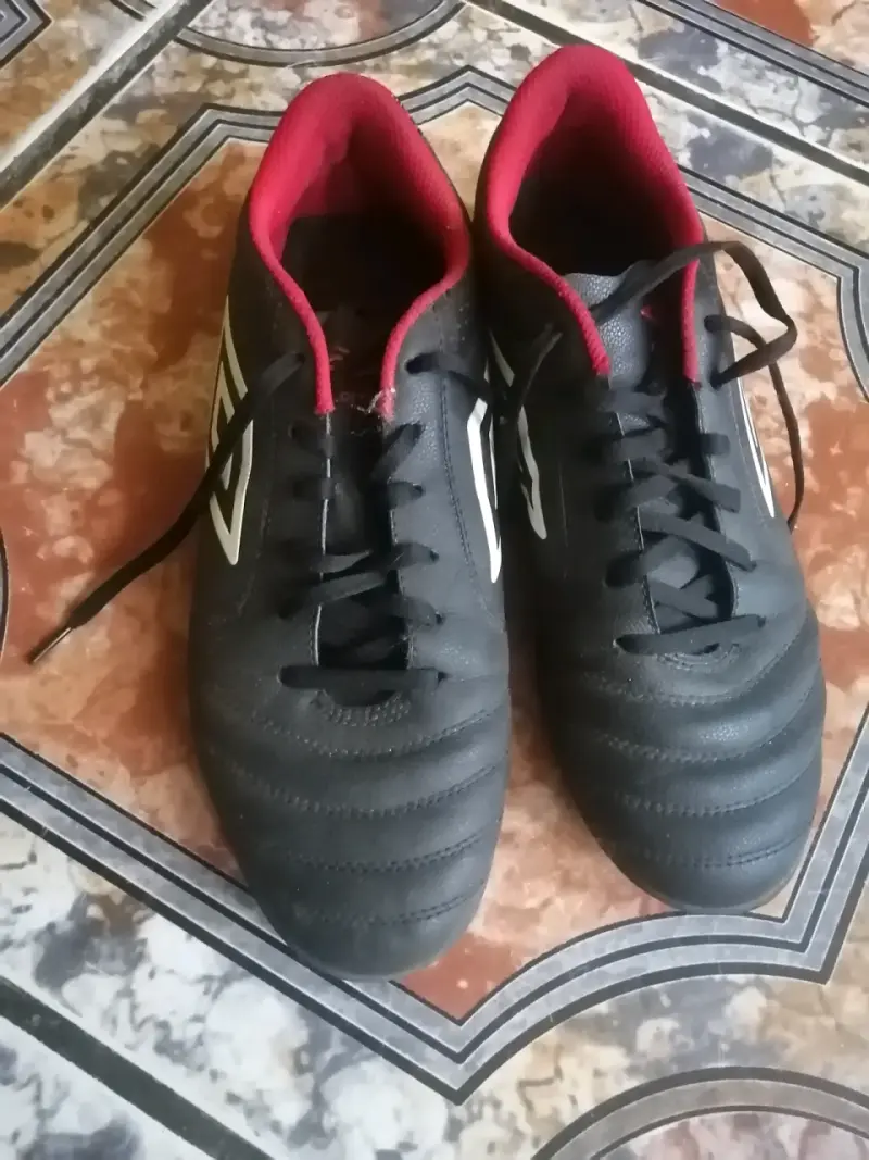 Zapatillas de baby fútbol Umbro negras - 1