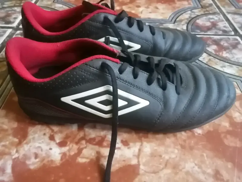 Zapatillas de baby fútbol Umbro negras - 2