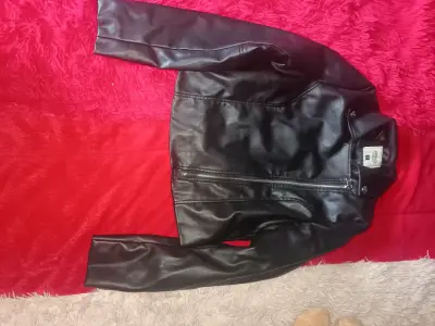Chaqueta de cuero sintético negra para mujer - miniatura 3
