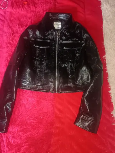 Chaqueta de cuero sintético negra para mujer - miniatura 4
