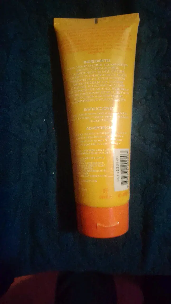 Exfoliante para cuero cabelludo con romero y menta - 2