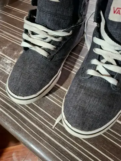 Zapatillas Vans negras para jóvenes - miniatura 2