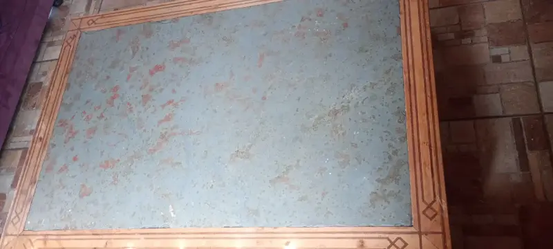 Mesa de centro con diseño rústico