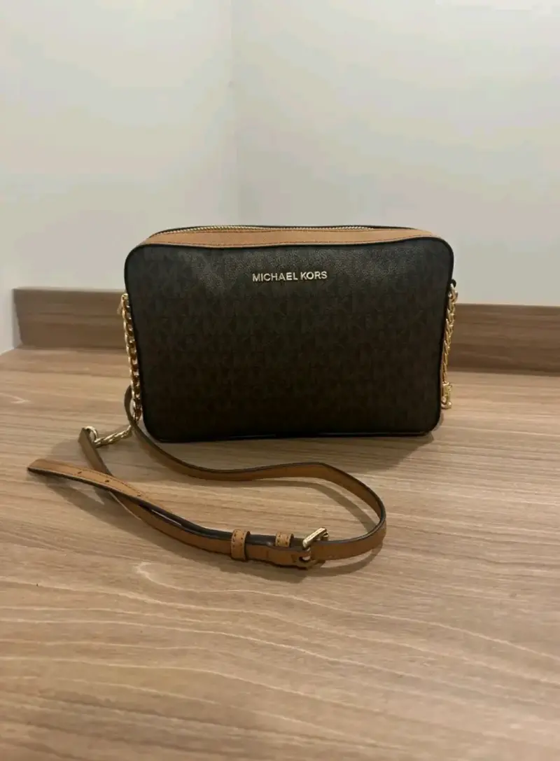 Cartera cruzada Michael Kors marrón con cadena - 3