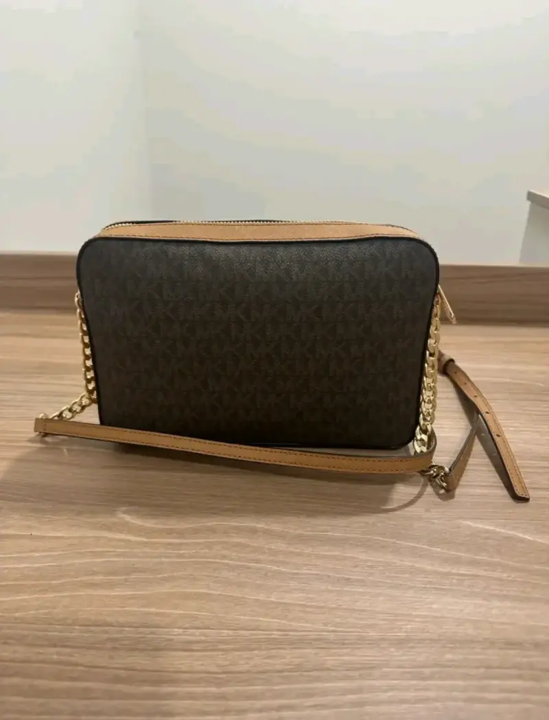 Cartera cruzada Michael Kors marrón con cadena - 5