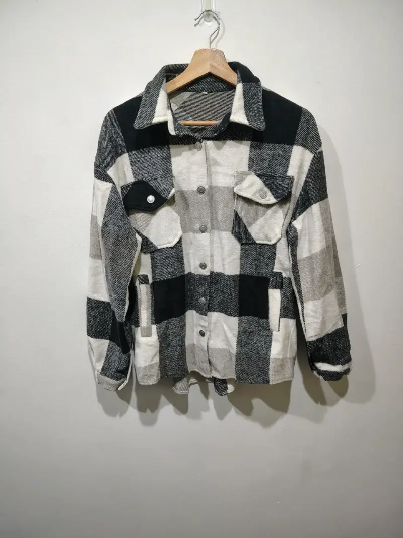 Camisa de franela a cuadros blanco y negro - 1