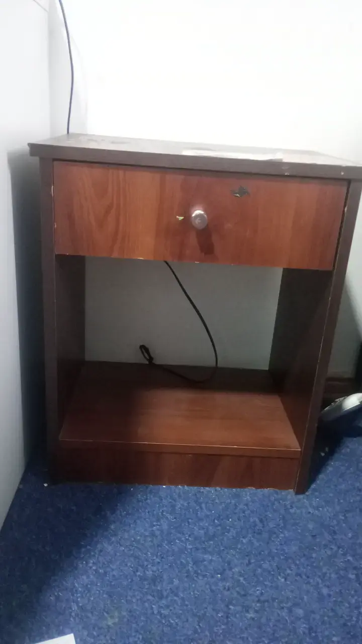 Velador de madera con cajón o repisa - 1