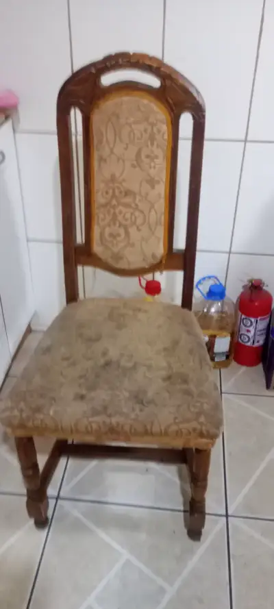 Silla de madera con asiento tapizado - miniatura 2