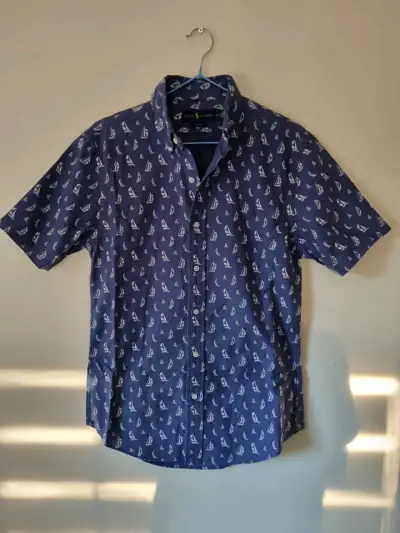 Camisa azul con estampado de veleros para hombre - miniatura 1