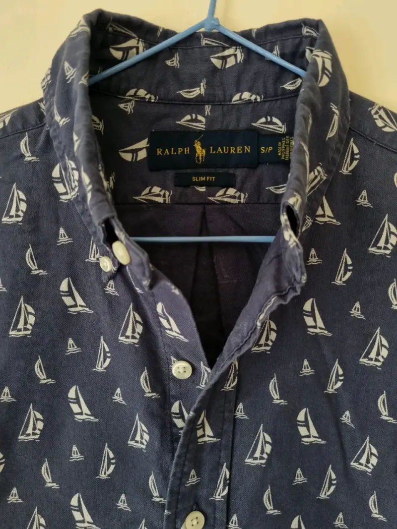 Camisa azul con estampado de veleros para hombre - 2