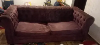 Sofá Chesterfield de terciopelo burdeos - miniatura 2