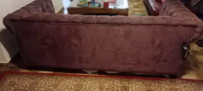 Sofá Chesterfield de terciopelo burdeos - miniatura 5