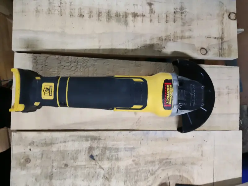 Esmeril inalámbrico Dewalt DCG-413 - 1
