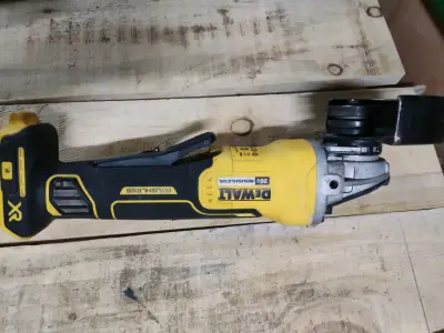 Esmeril inalámbrico Dewalt DCG-413 - miniatura 3
