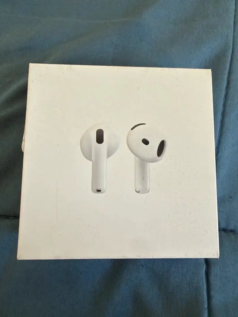 Audífonos inalámbricos AirPods 4 con estuche - 4