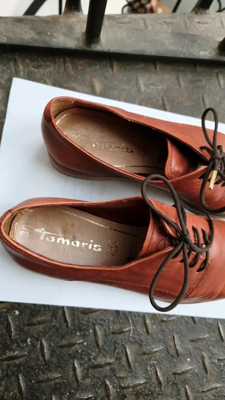 Zapatos de cuero marrón Tamaris para mujer - 3