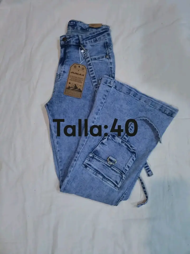Jeans azul claro talla 40 con bolsillos - 2