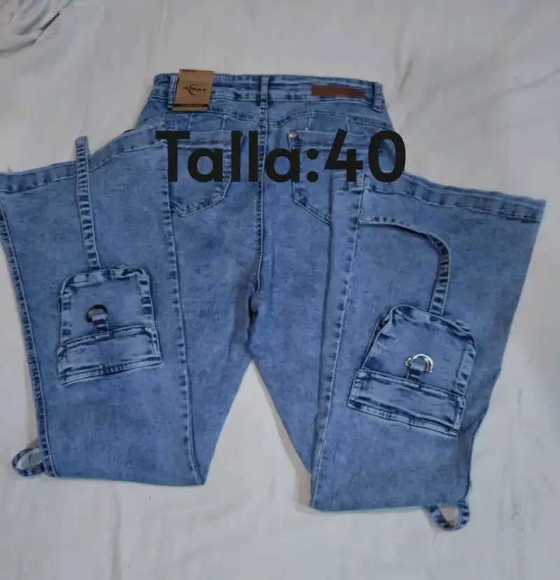 Jeans azul claro talla 40 con bolsillos - 3