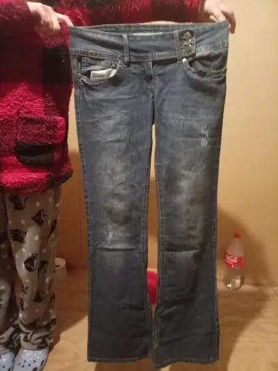 Jeans de mezclilla azul para mujer - miniatura 1