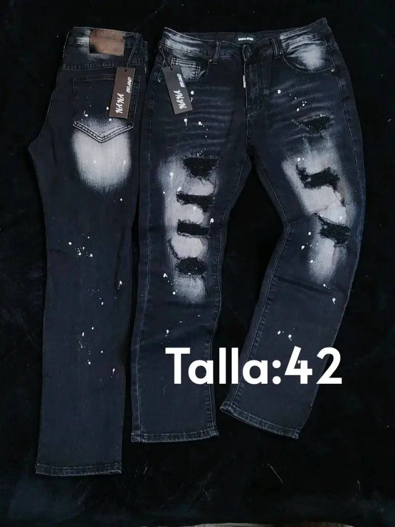 Jeans negros desgastados talla 42