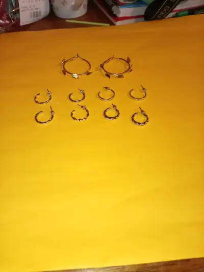 Set de aros y pulseras de bisutería - miniatura 1
