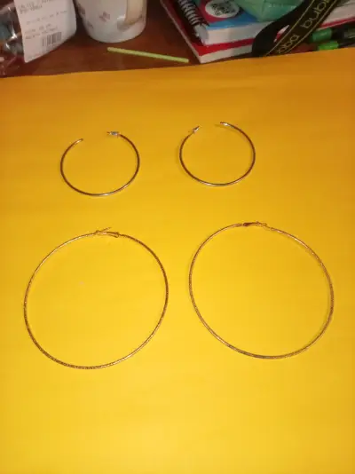 Set de aros y pulseras de bisutería - miniatura 3