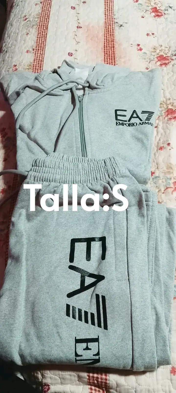 Conjunto deportivo gris EA7 Emporio Armani talla S - 1