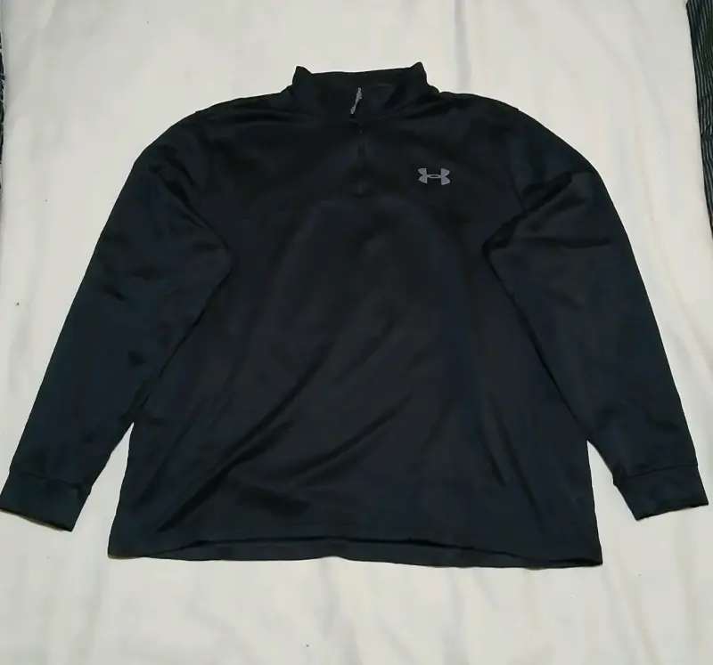 Polerón deportivo negro Under Armour para hombre