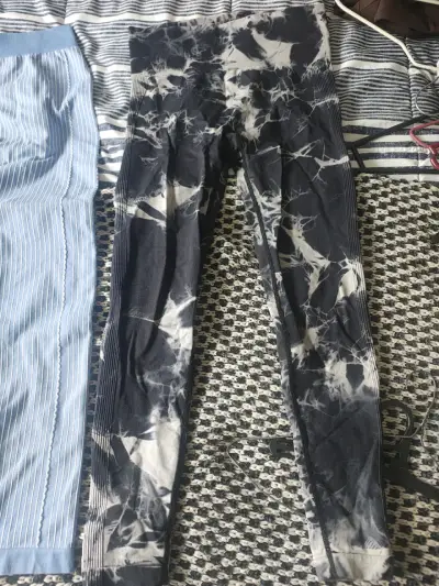 Leggings deportivos con diseño tie-dye - miniatura 3