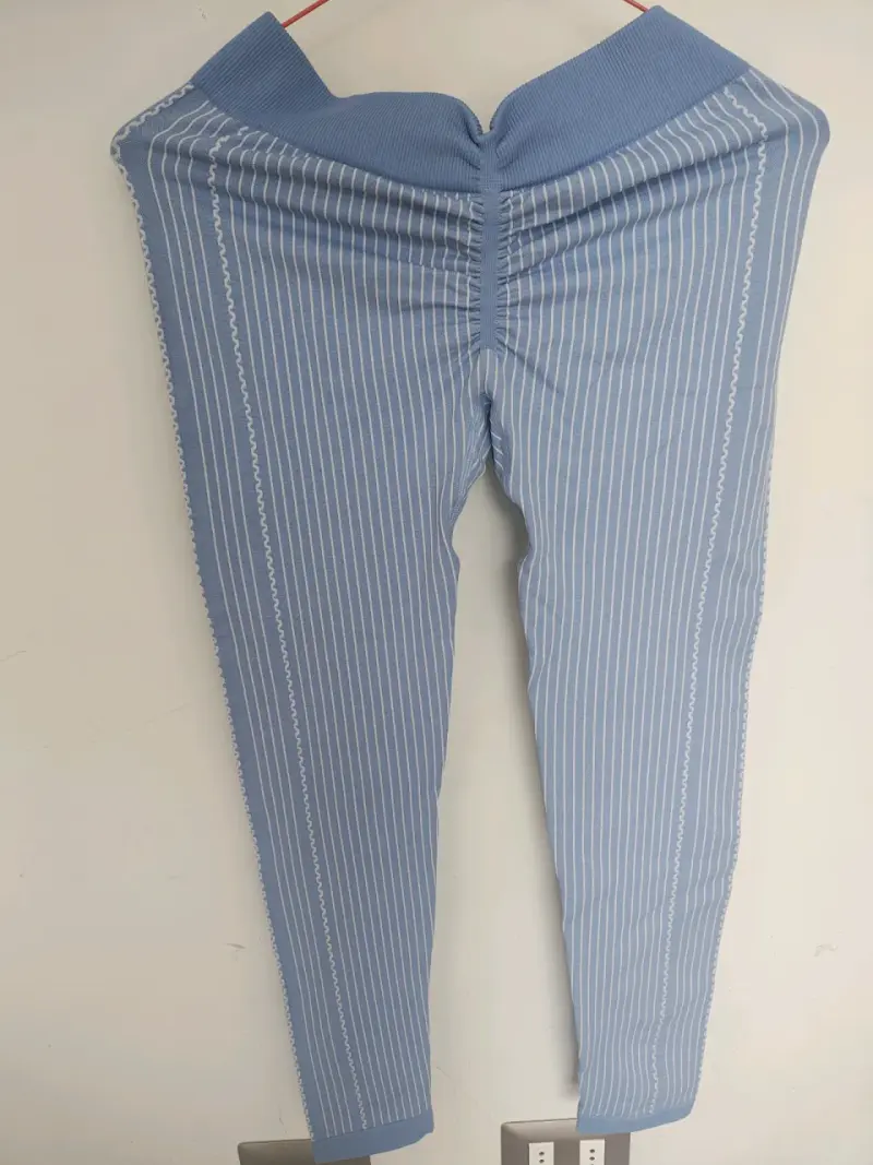 Leggings deportivos con diseño tie-dye - 4