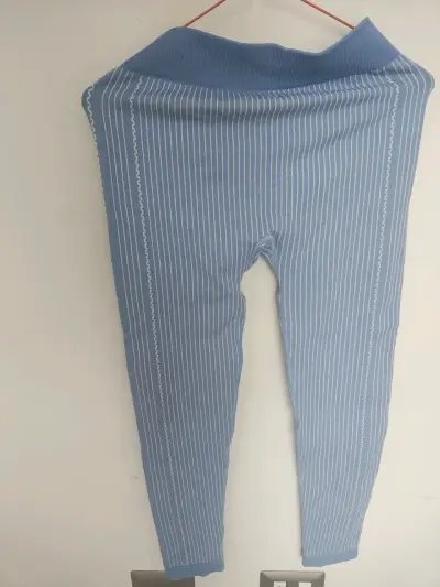Leggings deportivos con diseño tie-dye - miniatura 5