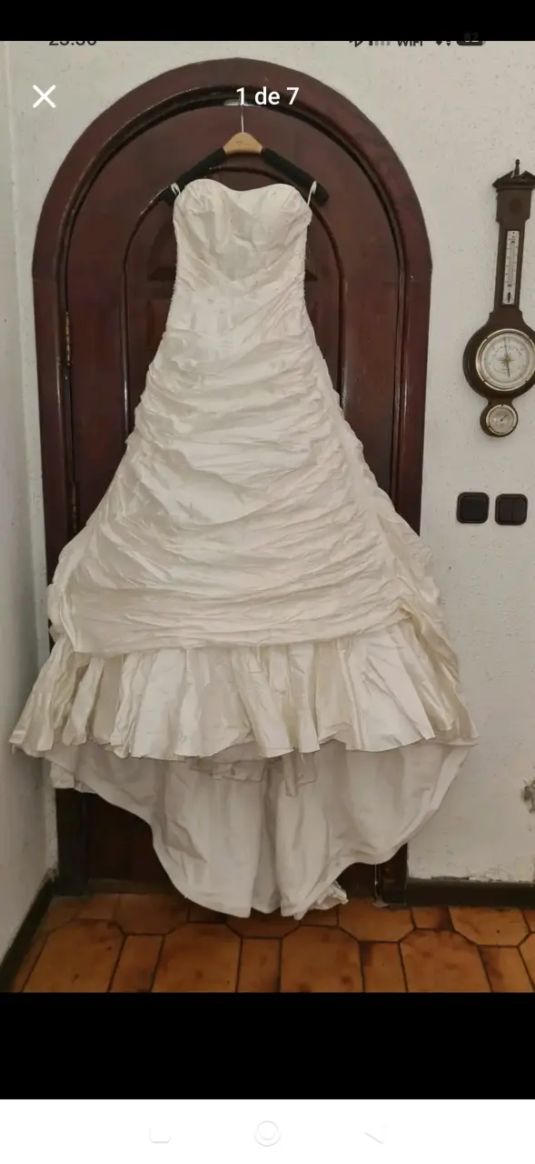 Vestido de Novia Blanco con Detalles Bordados - 1