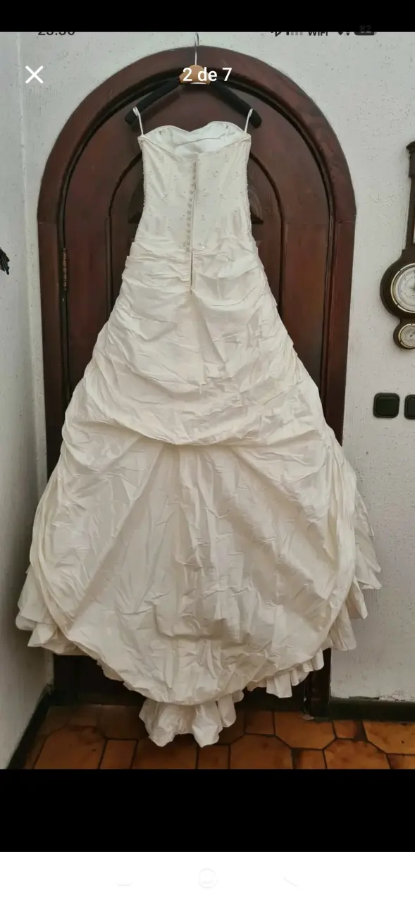 Vestido de Novia Blanco con Detalles Bordados - 2